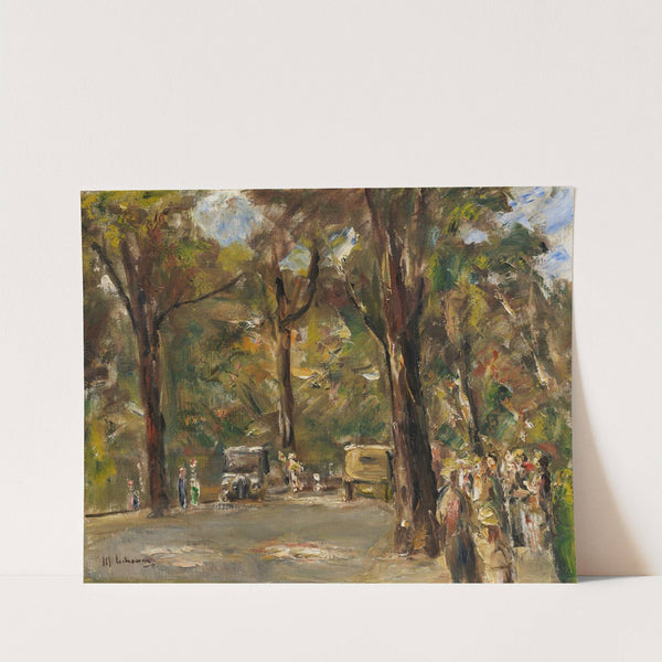 Allee mit Spaziergängern und Automobilen (1924) by Max Liebermann