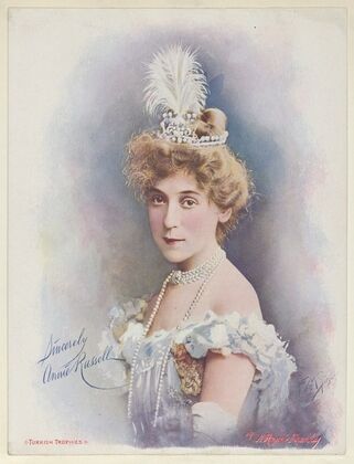Annie Russell in A Royal Family (1900)