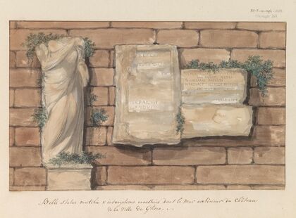 Beschadigd beeld en inscripties gemetseld in muur van kasteel in stad Gozo (1778)