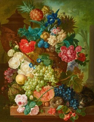 Blumen und Früchte auf einem Steinsockel