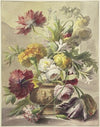 Blumenstrauß in einer Vase mit Basrelief von Mohn, Rosen, Tulpen, quer über der Vase hängt eine geknickte Nelke