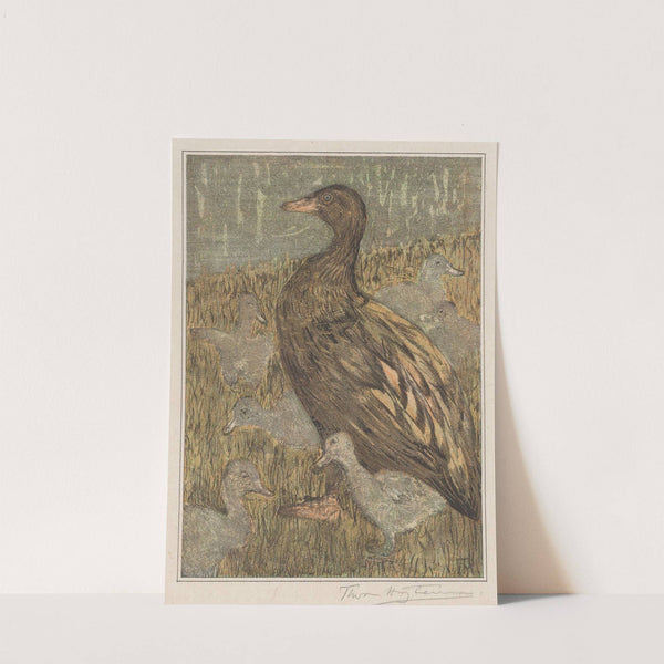 Eend met kuikens bij waterkant by Theo van Hoytema