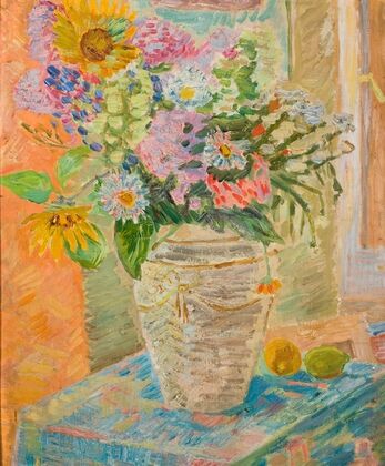 Flowers in a flower-vase — size preview
