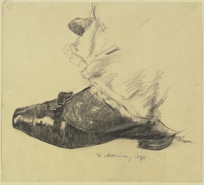 Frauenschuh und der untere Saum des Rockes