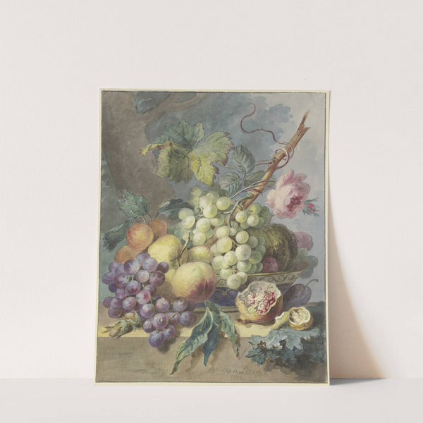 Fruchtstück mit Trauben, Pfirsichen usw., dabei eine Rose by Willem van Leen