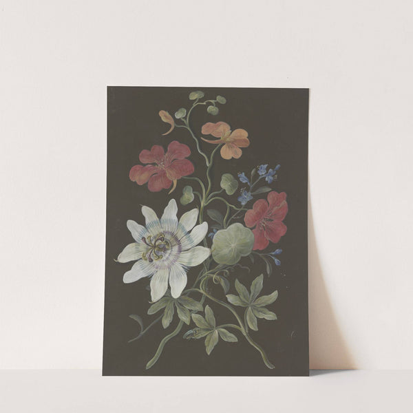 Gesteck aus Passionsblume (Passiflora), roter Kapuzinerkresse (Tropaeplum) und Vergißmeinnicht (Myosotis), mit blauem Käfer by Barbara Regina Dietzsch