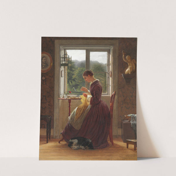 Interiør med en kvinde, der sidder og syr foran vinduet, samtidig med at hun læser et brev by Ludvig August Smith