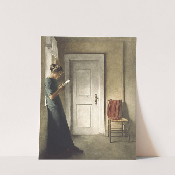 Interiør med et rødt sjal by Peter Ilsted