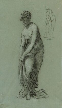 Jeune femme se déshabillant