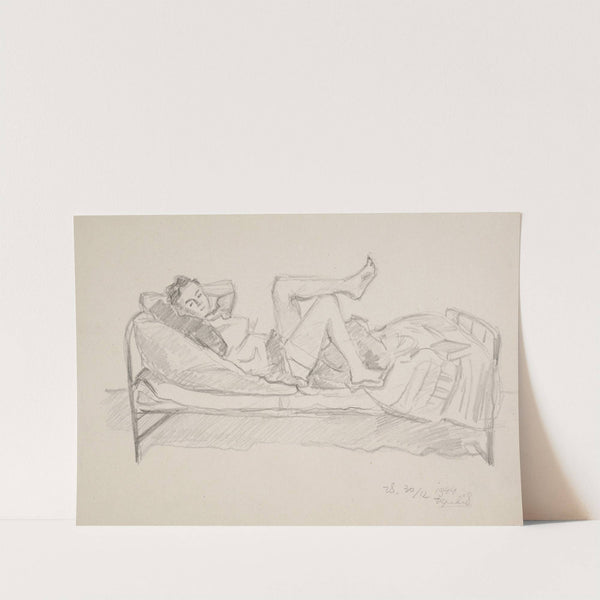 Młoda kobieta leżąca na łóżku by Ivan Ivanec