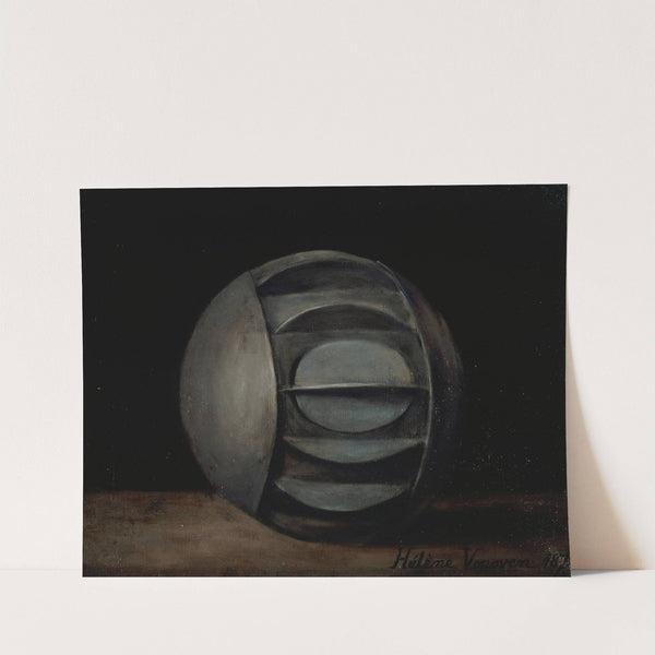 Sphère métallique utilisée pendant le siège de 1870-71, pour le transport des dépêches par eau by Hélène Vonoven