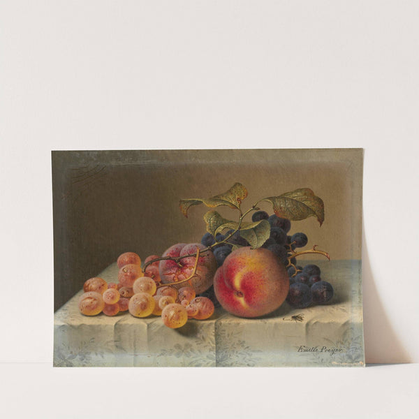 Stillleben mit Pfirsichen und Trauben auf weißem Tischtuch by Emilie Preyer