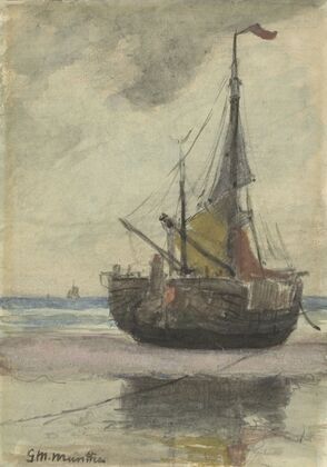 Vissersboot op het strand met gereefd zeil