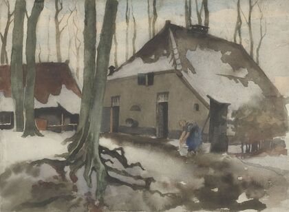 Vrouw voor een huis in een besneeuwd bos