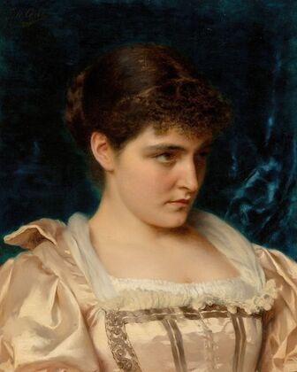 A demure beauty