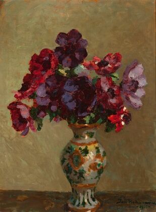 Anemones and patterned flower-vase (1933)