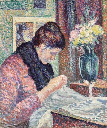 Femme cousant