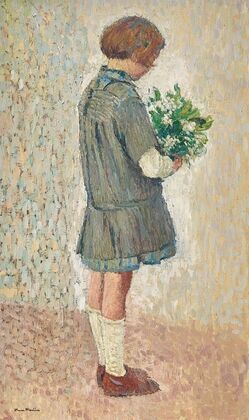 Fillette en tablier d’Ã©coliÃ¨re tenant un bouquet