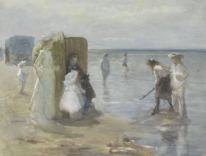 Gezicht langs de vloedlijn aan het Scheveningse strand, met twee dames en kinderen