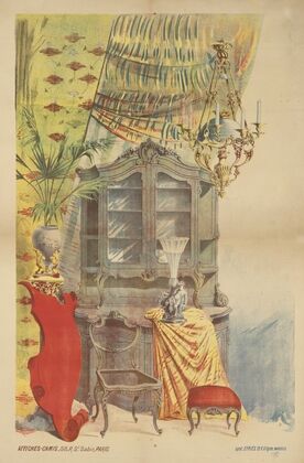Intérieur d’un salon avec un buffet, un lustre, des rideaux, une plante, une chaise (1892)