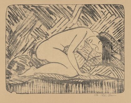 Kauernde auf Sofa