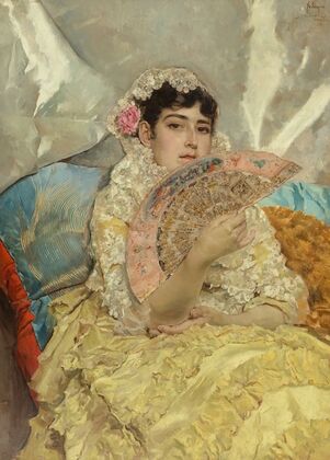 Portrait of a woman with fan