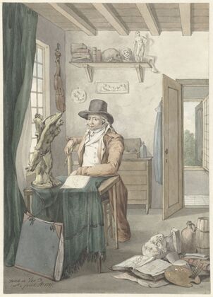 Portret van de kunstenaar Jacob Smies in een atelier met kunstvoorwerpen