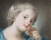 Tête de jeune fille à la perle, des fleurs dans les cheveux
