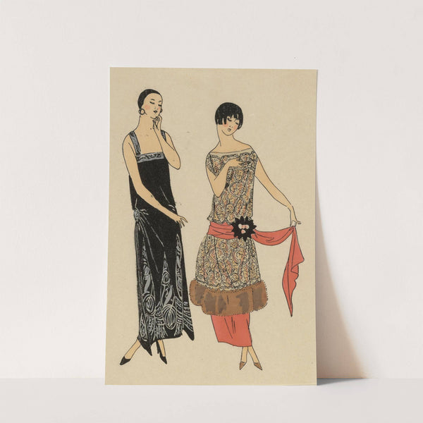 COQUETTES. - En velours noir, cette robe drapée,... by Anonymous